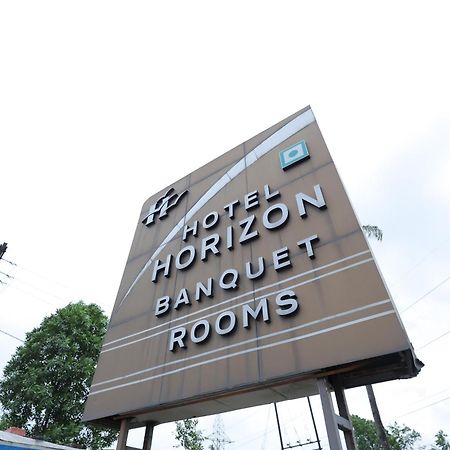 Hotel Horizon & Restaurant Surat Exterior foto
