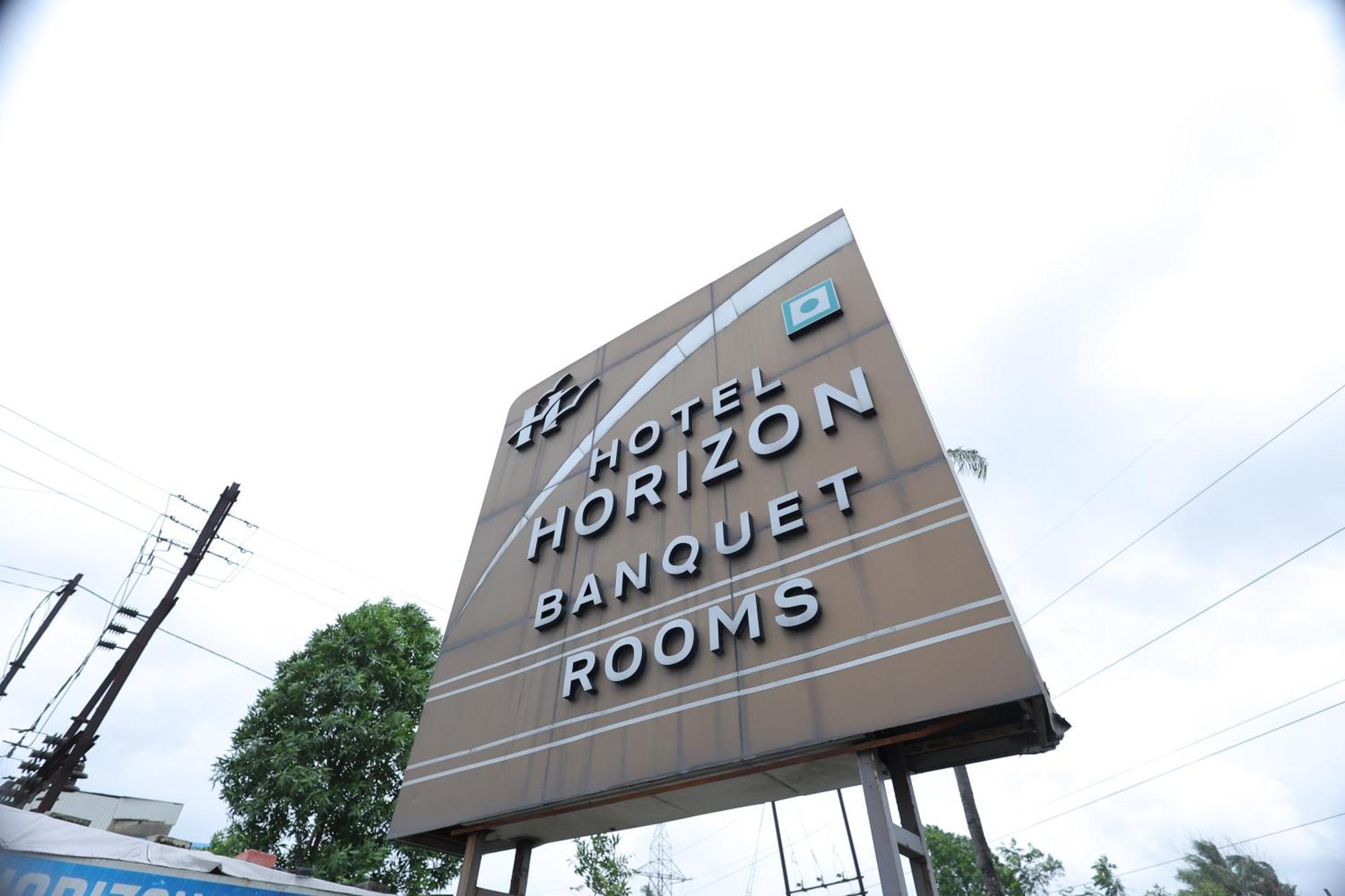 Hotel Horizon & Restaurant Surat Exterior foto