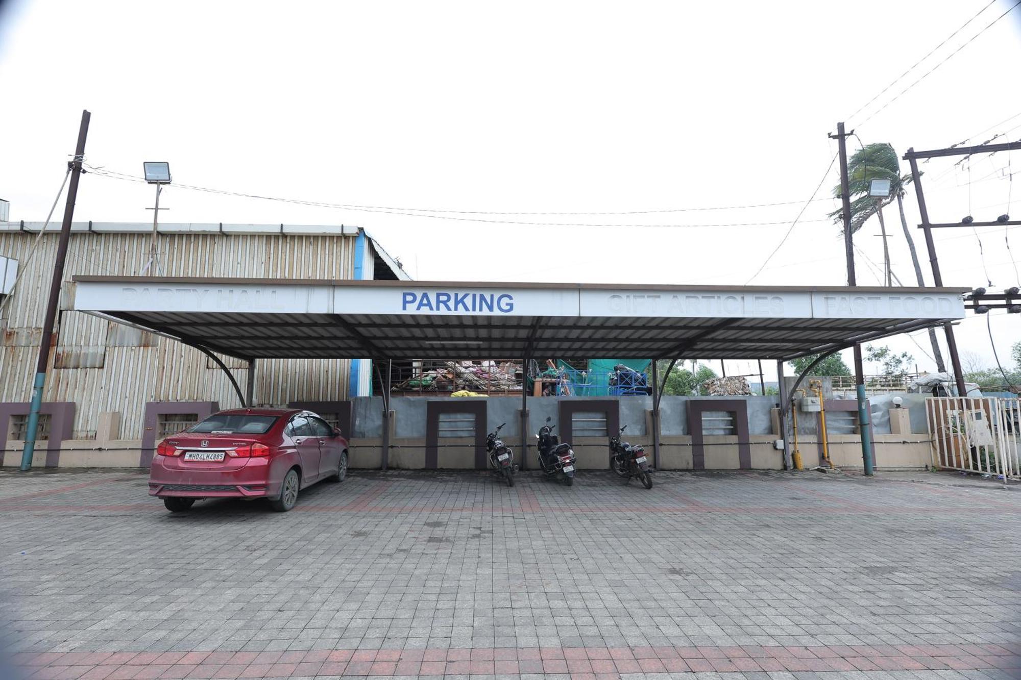 Hotel Horizon & Restaurant Surat Exterior foto